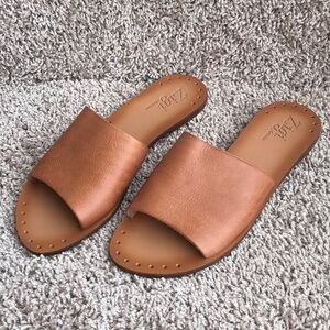 Zigi Artisan Women's Laylee Tan Leather Slide Sandals size 9 1/2